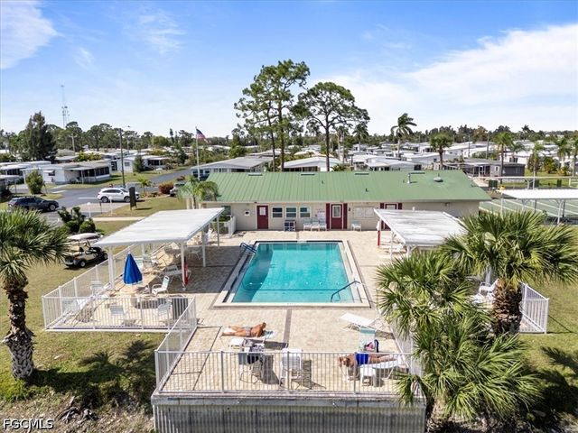 952 Days LN, North Fort Myers, FL 33917