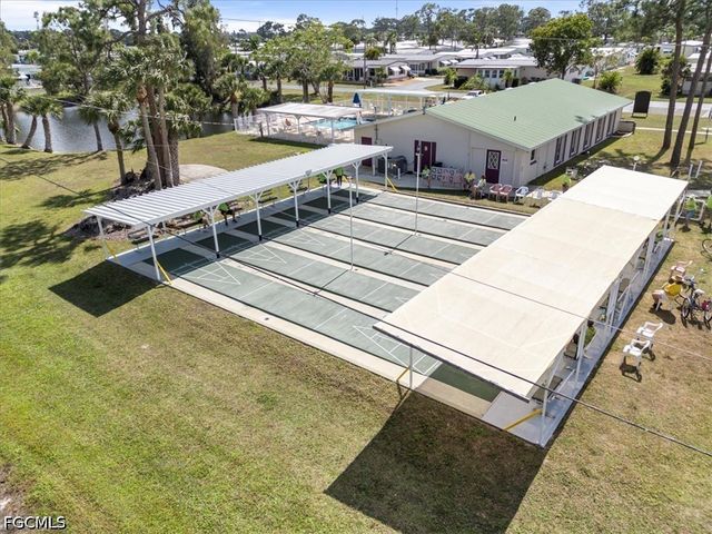 952 Days LN, North Fort Myers, FL 33917