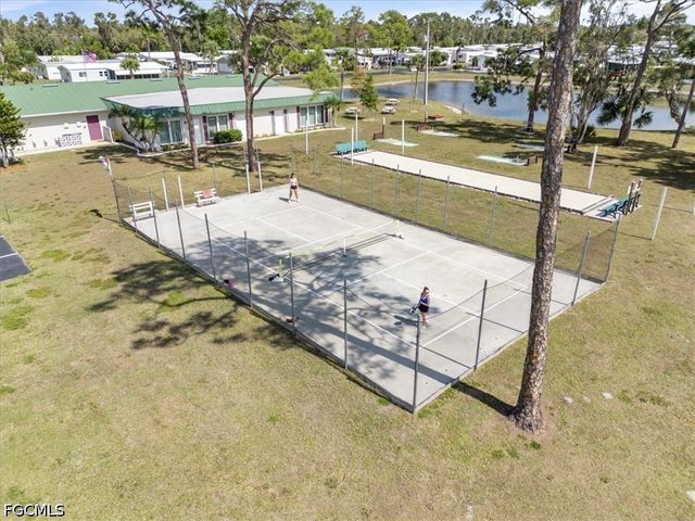 952 Days LN, North Fort Myers, FL 33917