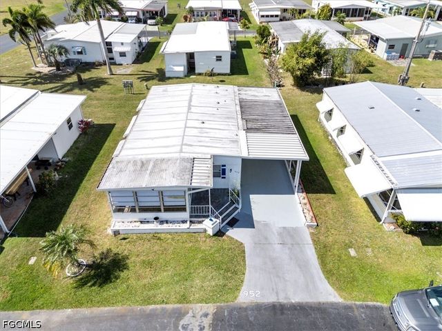 952 Days LN, North Fort Myers, FL 33917
