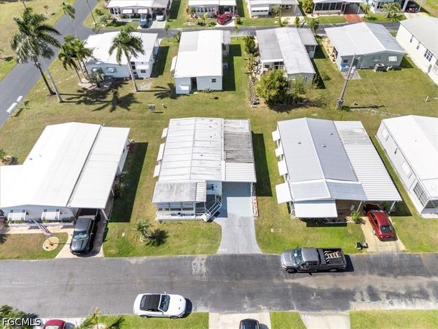 952 Days LN, North Fort Myers, FL 33917
