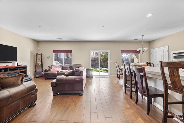 10901 Gustavo Court, Bakersfield, CA 93312