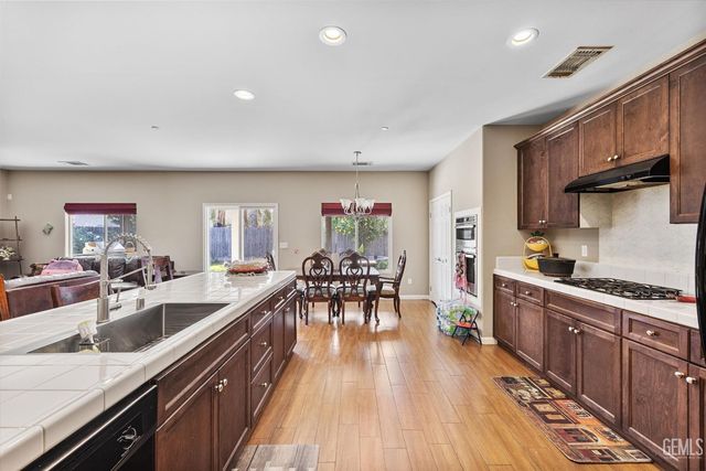 10901 Gustavo Court, Bakersfield, CA 93312