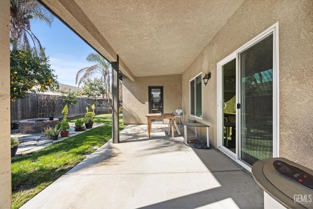 10901 Gustavo Court, Bakersfield, CA 93312