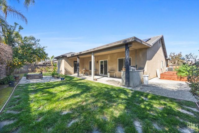 10901 Gustavo Court, Bakersfield, CA 93312