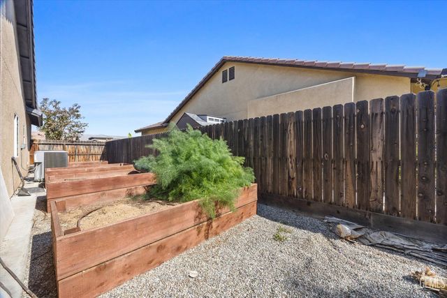 10901 Gustavo Court, Bakersfield, CA 93312