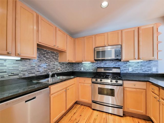 2520 Robinhood 800, Houston, TX 77005