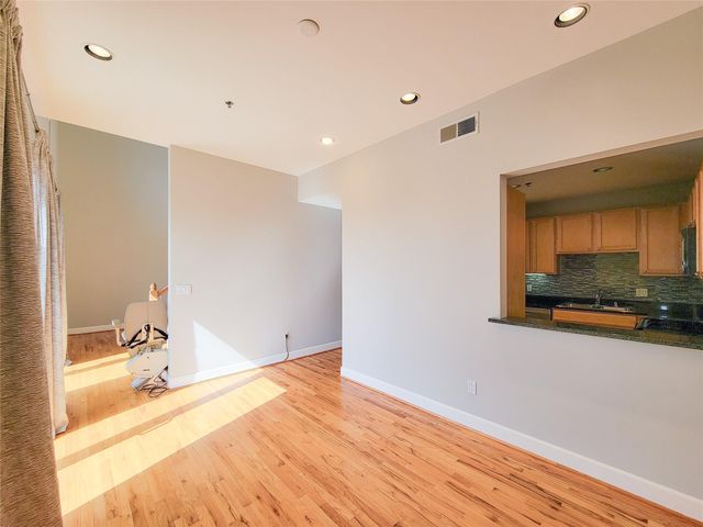 2520 Robinhood 800, Houston, TX 77005