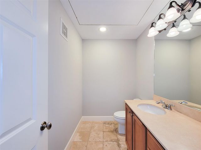 2520 Robinhood 800, Houston, TX 77005