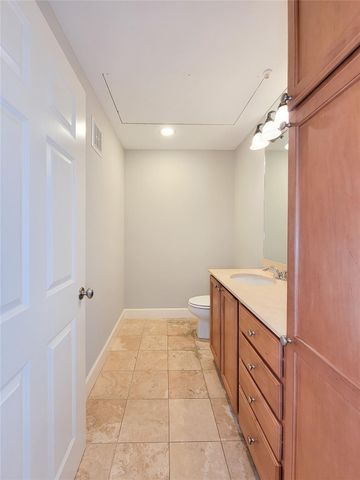 2520 Robinhood 800, Houston, TX 77005