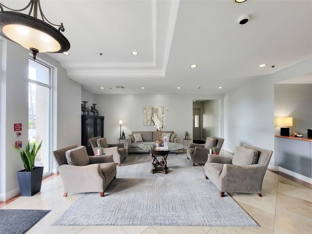 2520 Robinhood 800, Houston, TX 77005