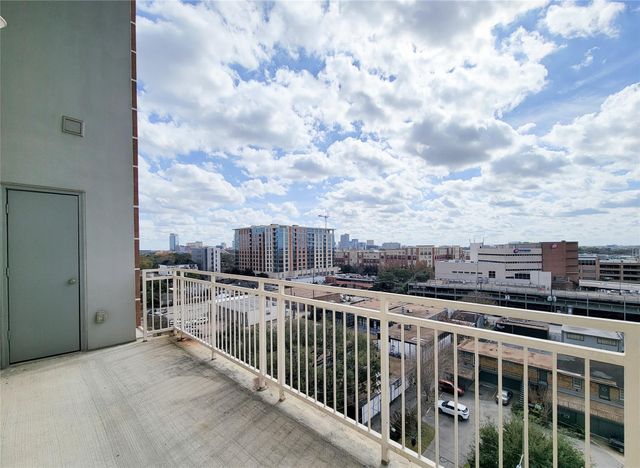 2520 Robinhood 800, Houston, TX 77005