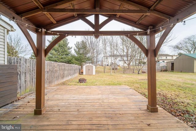 1640 BLUE JAY DR, Dover, PA 17315