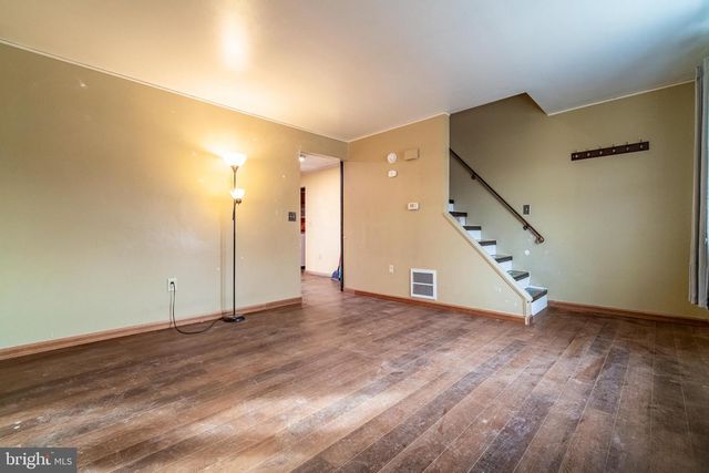 1640 BLUE JAY DR, Dover, PA 17315