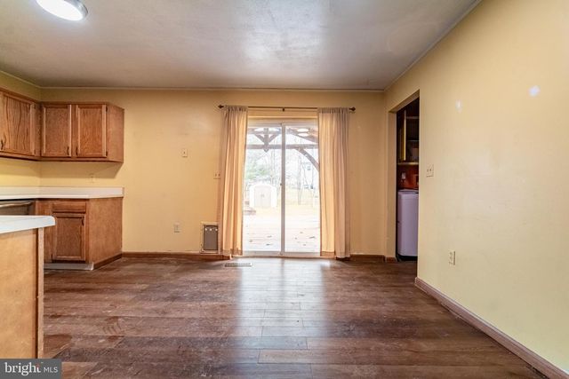 1640 BLUE JAY DR, Dover, PA 17315