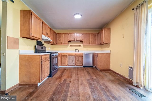 1640 BLUE JAY DR, Dover, PA 17315