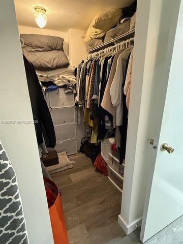 9350 Fontainebleau Blvd 413, Miami, FL 33172