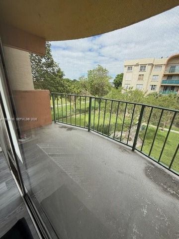 9350 Fontainebleau Blvd 413, Miami, FL 33172