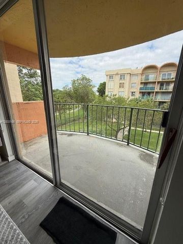 9350 Fontainebleau Blvd 413, Miami, FL 33172