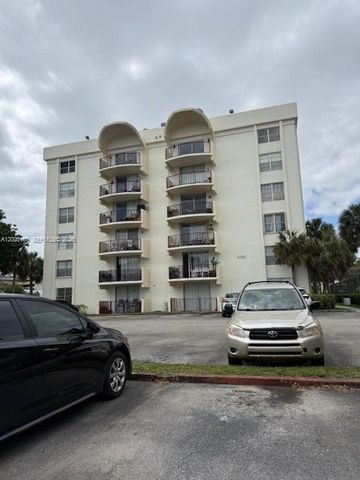 9350 Fontainebleau Blvd 413, Miami, FL 33172