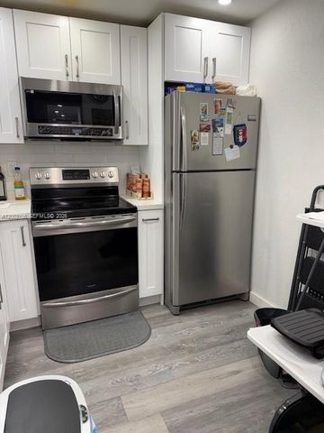 9350 Fontainebleau Blvd 413, Miami, FL 33172