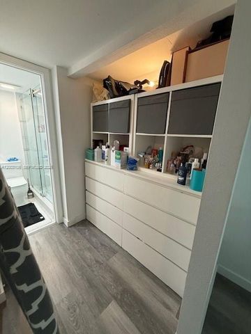 9350 Fontainebleau Blvd 413, Miami, FL 33172