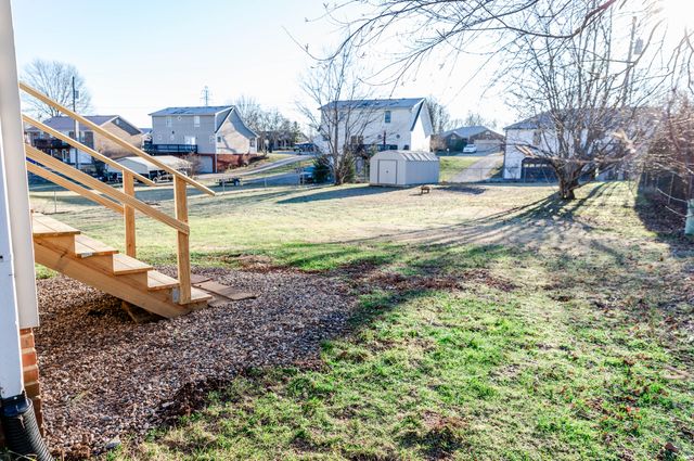 1319 Bonnie Blue Loop, Lawrenceburg, KY 40342