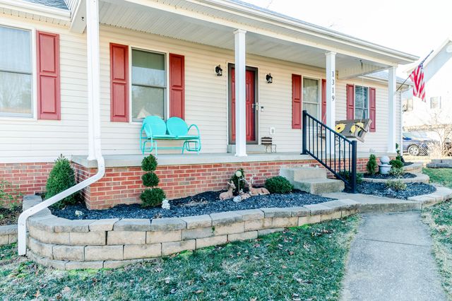 1319 Bonnie Blue Loop, Lawrenceburg, KY 40342