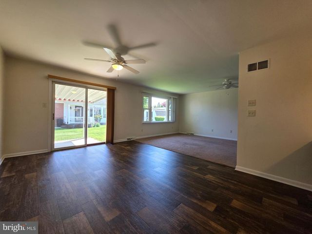 17 OAKLAWN BLVD, Ephrata, PA 17522