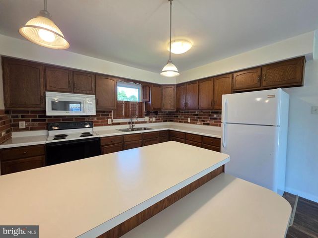 17 OAKLAWN BLVD, Ephrata, PA 17522