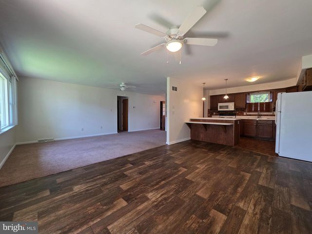17 OAKLAWN BLVD, Ephrata, PA 17522