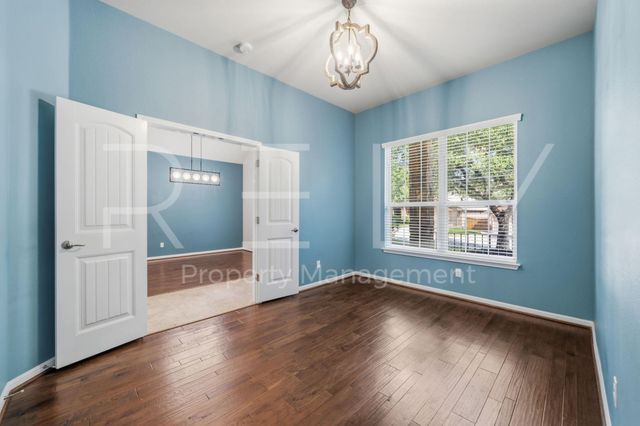 227 Choke Canyon LN, Georgetown, TX 78628