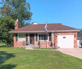 1002 Minnesota Avenue, Troy, MI 48083