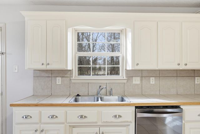 214 Weathering Circle, Austin, AR 72007