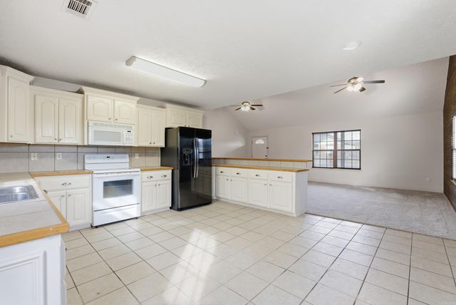 214 Weathering Circle, Austin, AR 72007