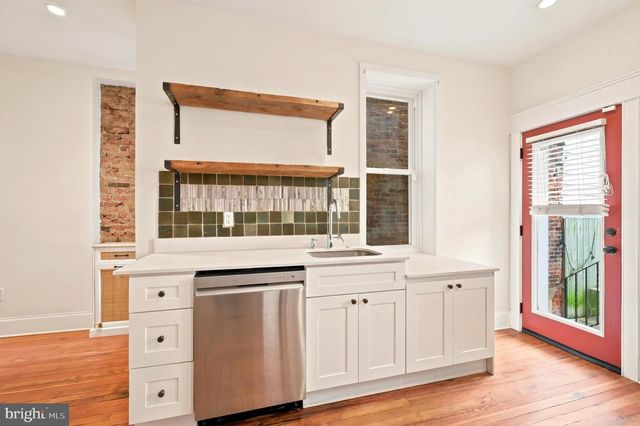 2514 E OAKDALE ST, Philadelphia, PA 19125