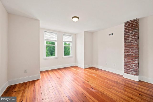 2514 E OAKDALE ST, Philadelphia, PA 19125