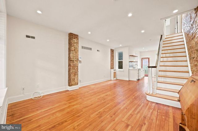 2514 E OAKDALE ST, Philadelphia, PA 19125