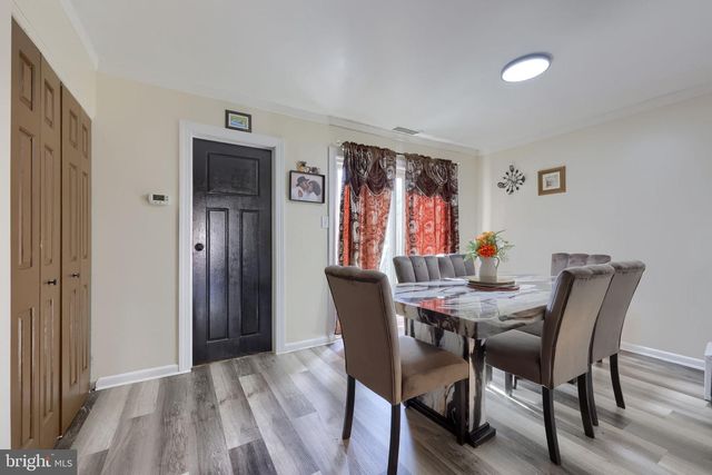 1309 BLUE JAY DR, Lancaster, PA 17601