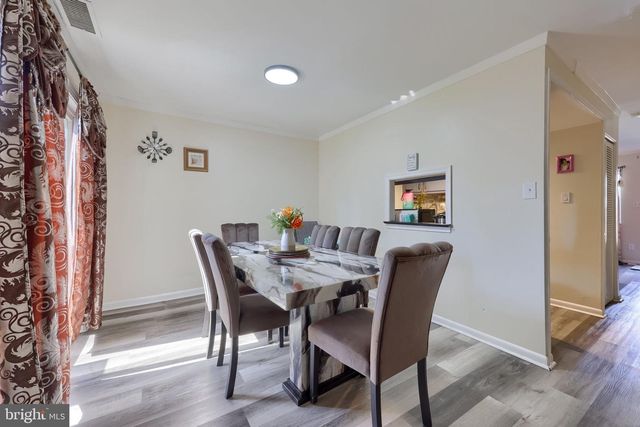 1309 BLUE JAY DR, Lancaster, PA 17601