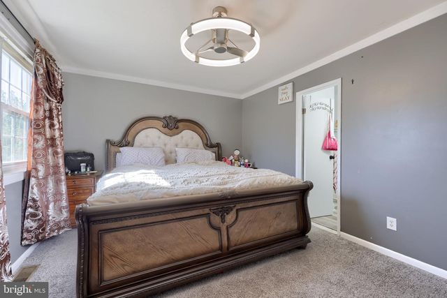 1309 BLUE JAY DR, Lancaster, PA 17601