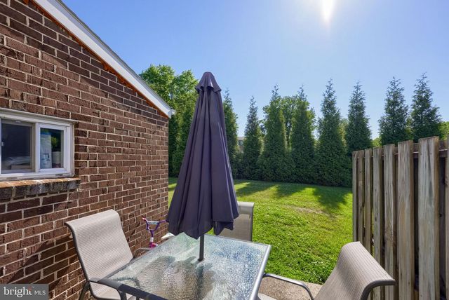 1309 BLUE JAY DR, Lancaster, PA 17601