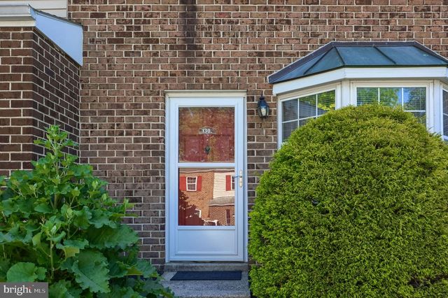 1309 BLUE JAY DR, Lancaster, PA 17601