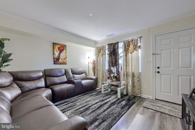 1309 BLUE JAY DR, Lancaster, PA 17601