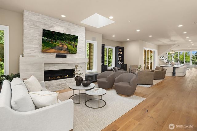 1732 Harrison Way NE, Issaquah, WA 98029