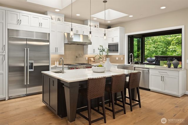 1732 Harrison Way NE, Issaquah, WA 98029