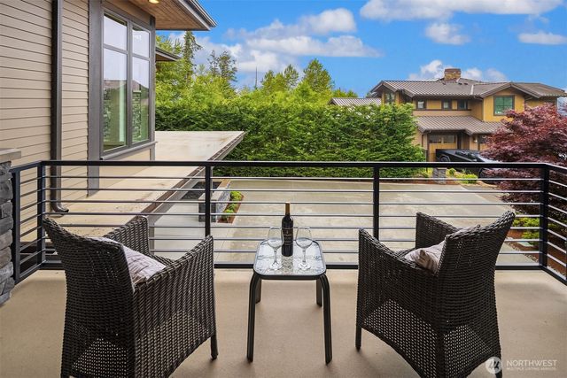1732 Harrison Way NE, Issaquah, WA 98029