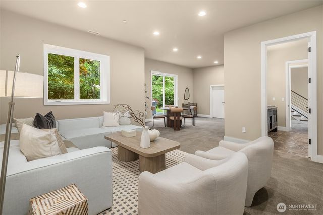 1732 Harrison Way NE, Issaquah, WA 98029