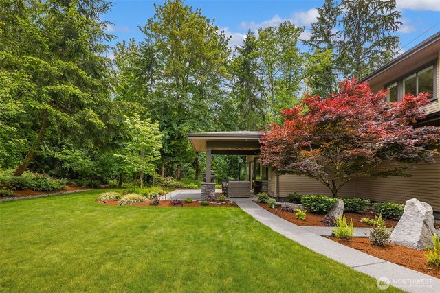 1732 Harrison Way NE, Issaquah, WA 98029