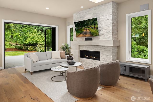 1732 Harrison Way NE, Issaquah, WA 98029